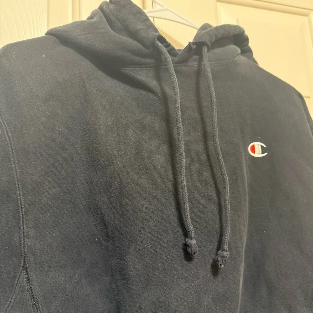 Champion Black Sweater - Picture 3 of 4